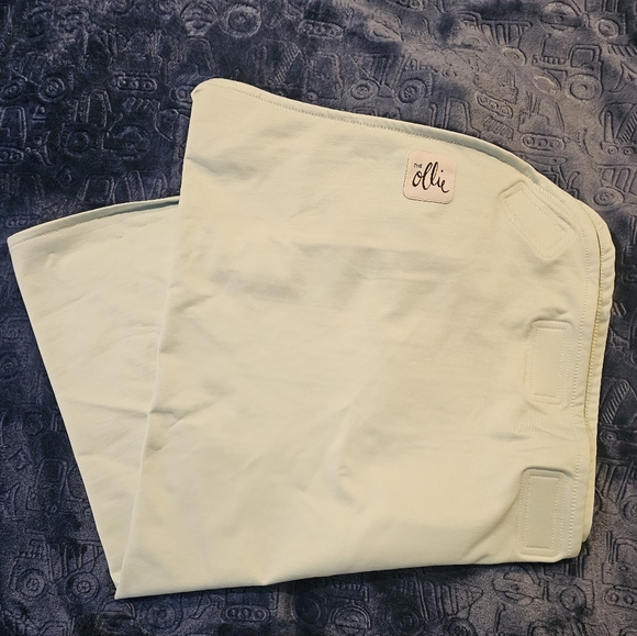 Ollie Swaddle- sky blue, barely used w/bag - Picture 4 of 9
